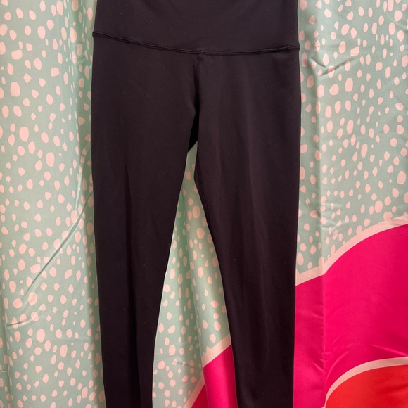 2 pairs of Aritzia leggings - Picture 1 of 7